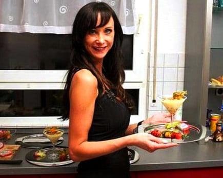 Claudia Boerner (un diner presque parfait — Allemagne) dans 15 candidats de télé-réalité au destin tragique 