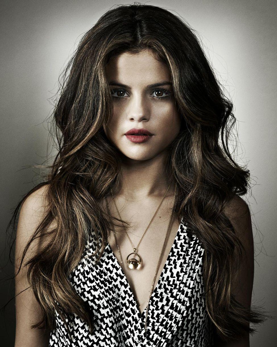 Selena Gomez dans Classement des 10 femmes les plus convoitées par les hommes en 2016 ! Votez pour les plus belles !
