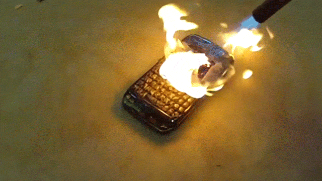 téléphone qui brûle